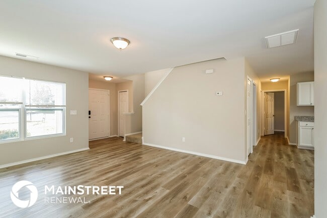 Photo - 4018 Larkhaven Village Dr