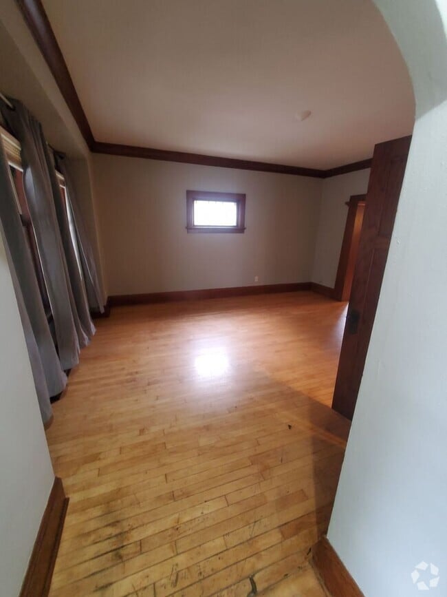 Building Photo - 2463 N Bartlett Ave Rental