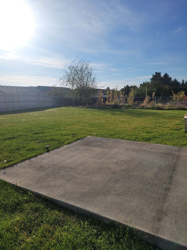 Photo - 1/2 OFF NOVEMBER RENT - 4 Bedroom House in...