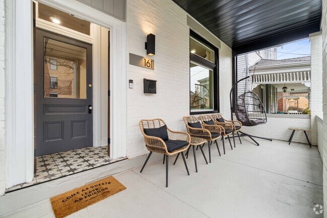 Building Photo - 6 Bed 4 bath Fully Furnished Oakland Rental