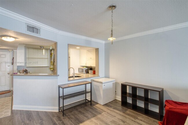 Photo - 115 Lake Emerald Dr Unit 306