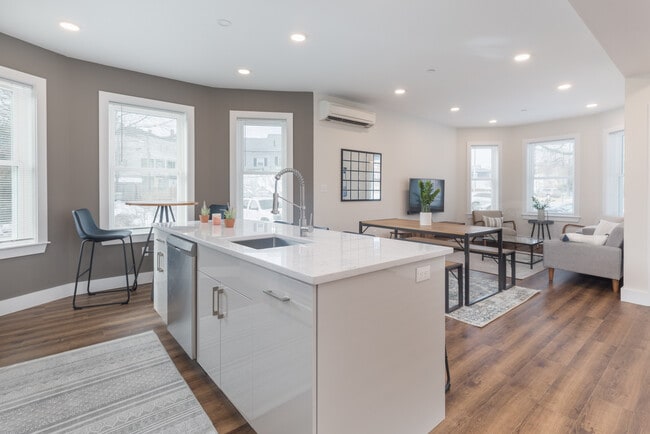 Photo - 843 Columbia Rd