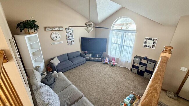 Photo - 2213 Larkspur