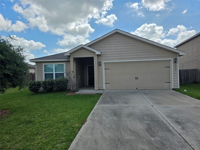 Photo - 723 Crystal Lakes Dr