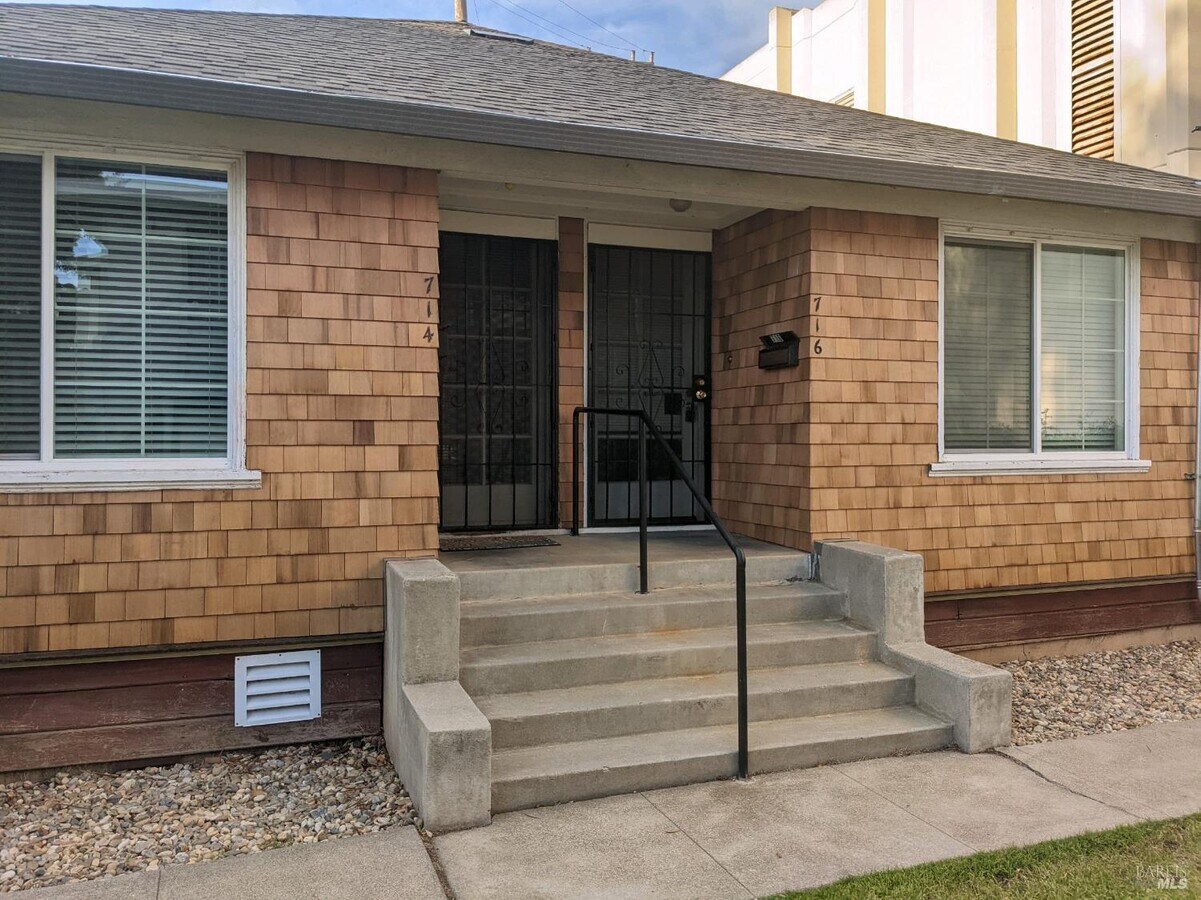 Photo - 714 Carolina St