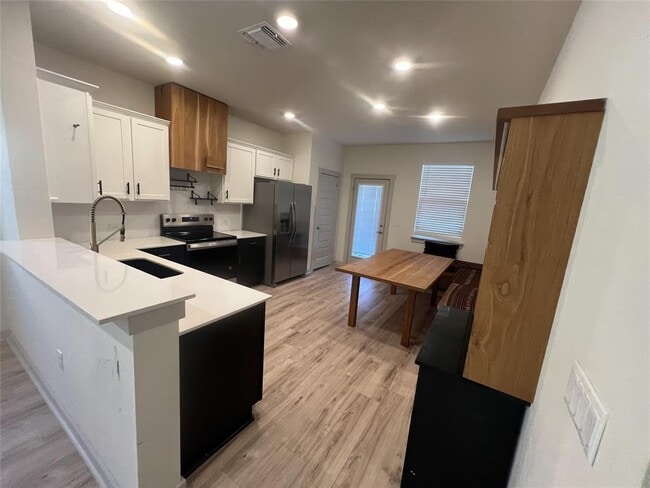 Photo - 10805 Tildon Ave