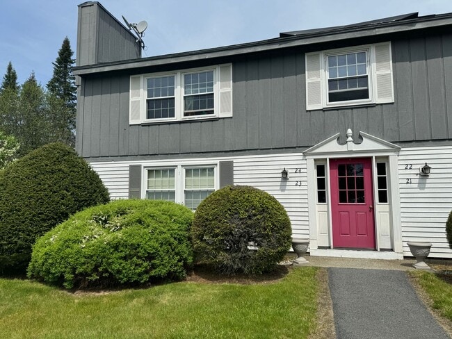 Building Photo - 2 bedroom condo 3.5 miles from Dartmouth