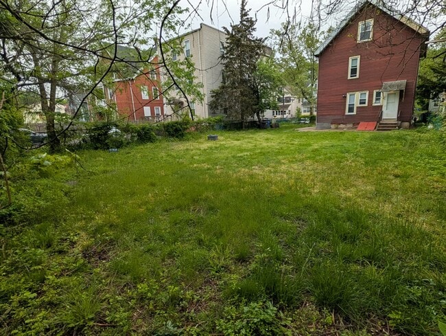 Photo - 253 W Ivy St