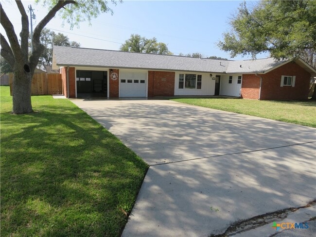 Photo - 1339 Mockingbird Ln