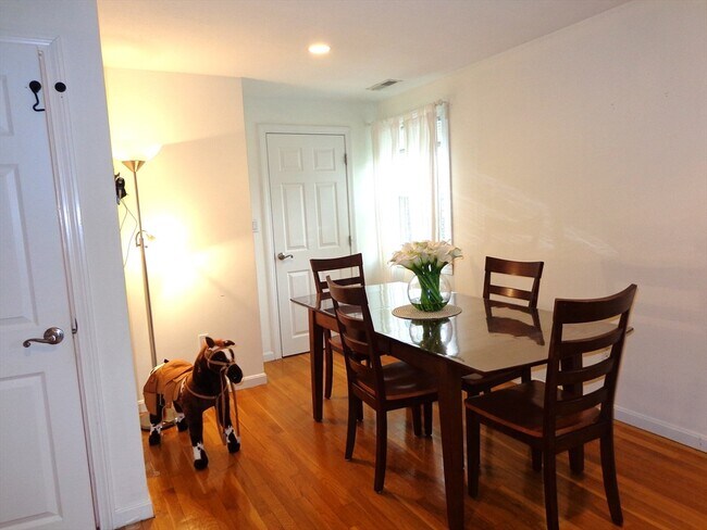 Photo - 185 Edenfield Ave Unit 2