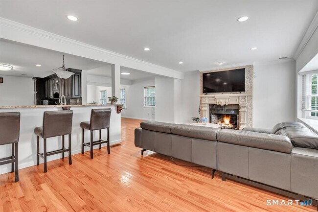 Photo - 171 Henderson Rd