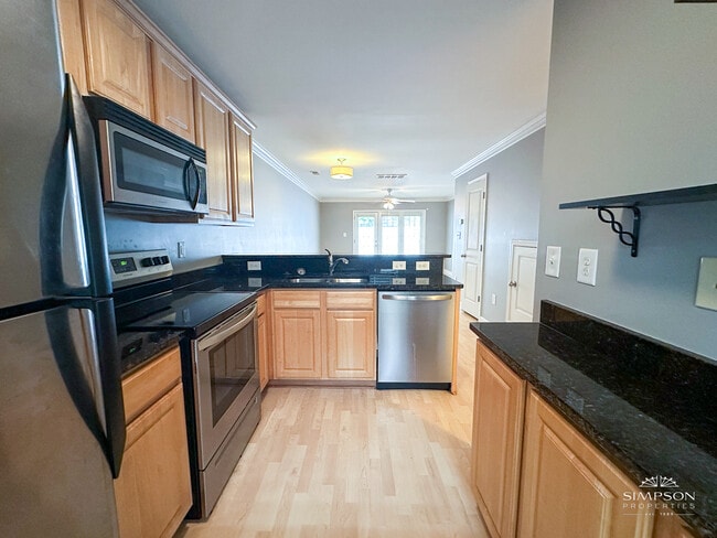 Photo - 1215 Green Oaks Ln
