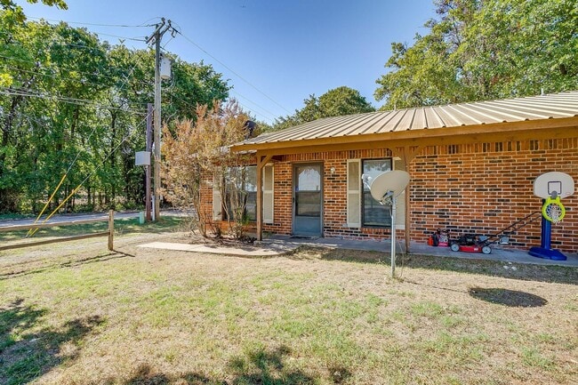 Photo - One Side of Very Nice Duplex West Granbury- 2 Bed, 2 Bath- 76049