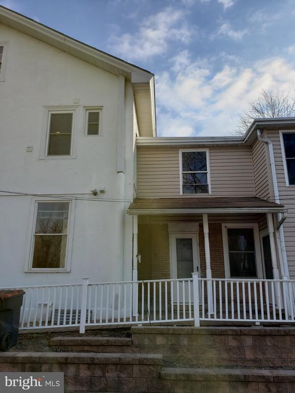 Building Photo - 662 E Marshall St Unit 1 Rental