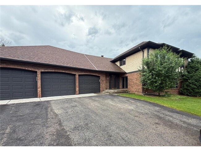Photo - 3410 Sycamore Ln N