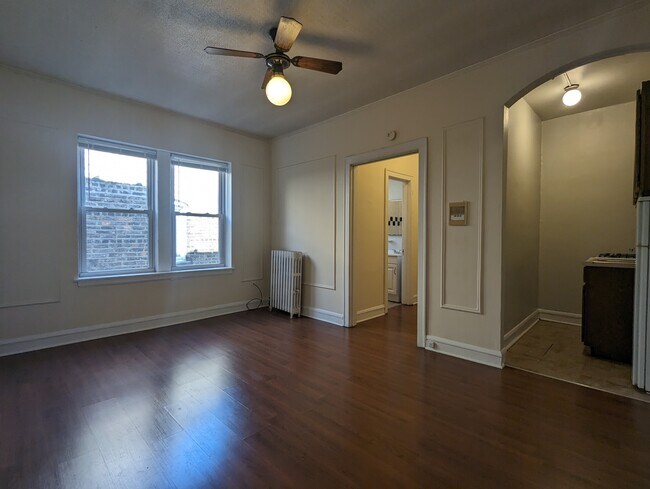 Photo - 2825 N Burling St Unit 2827-206