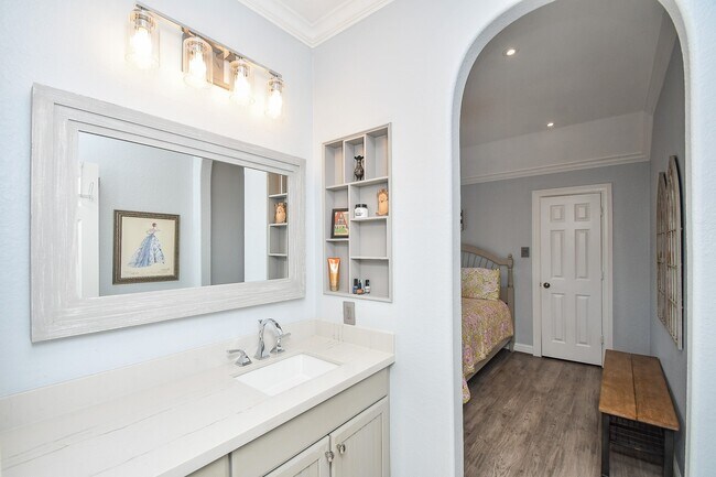 Building Photo - 7106 Habersham Ave