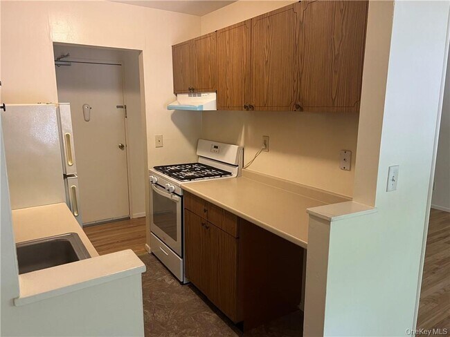 Photo - 65 Curie Rd Unit G7