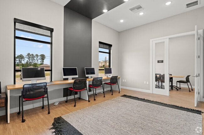 Study Lounge & Group Study - The Preserve at Tech