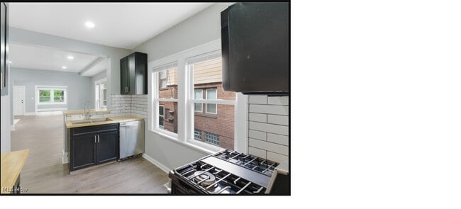Photo - 3395 Euclid Heights Blvd Unidad 2