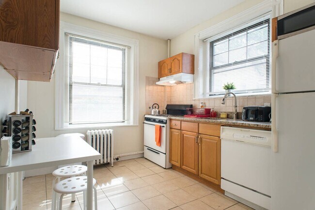 48 Babcock St Unit 4
