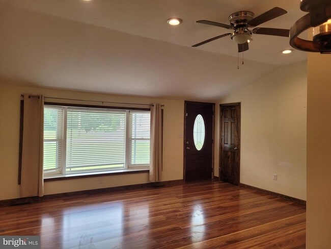 2327 Ritner Hwy