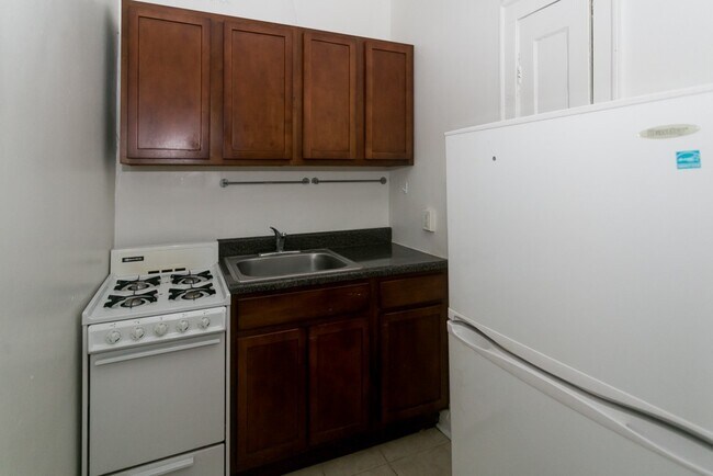 4842 N Damen Ave Unit 413