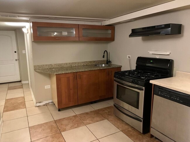 Photo - 2863 W Belden Ave Unidad 2
