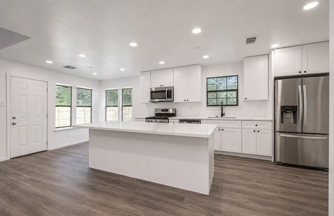 Photo - 816 Glen Hollow Dr