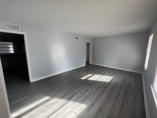 Photo - 3 bedroom 1 bathroom brick home in West Tu...