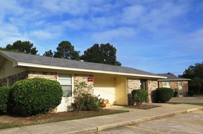 Photo - Hillside West Apartments