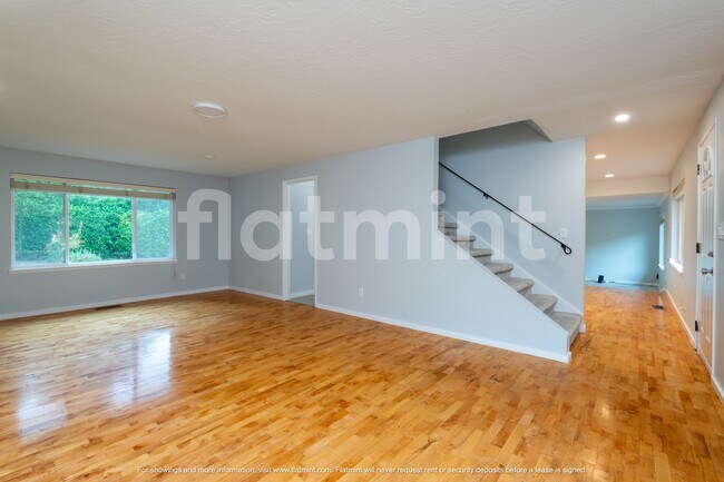 Photo - 7037 NE 137th St