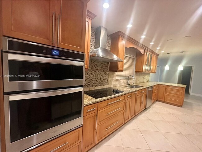400 Amalfi Ave