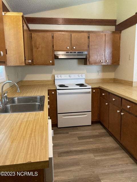 Photo - 193 Village Cir