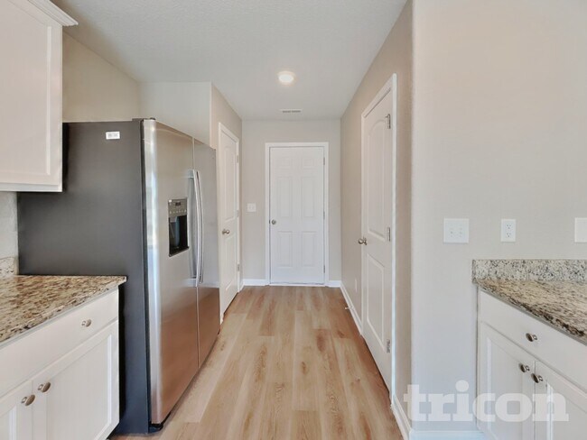 Photo - 784 Frosty Way