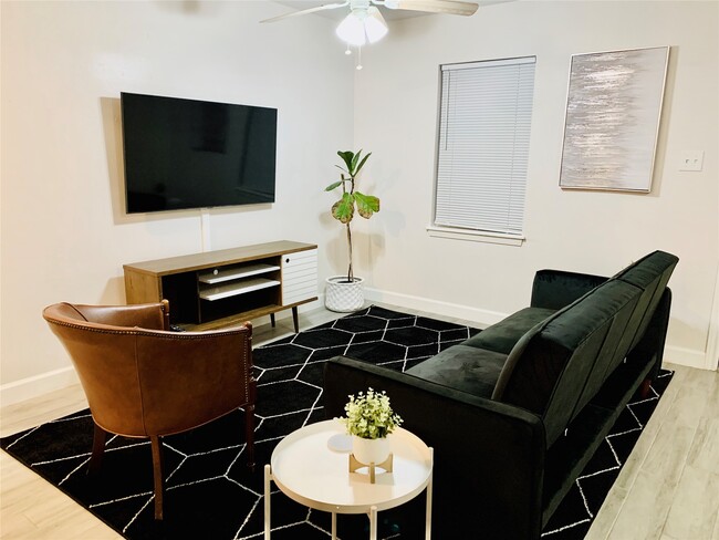 Photo - 411 Ulrich St