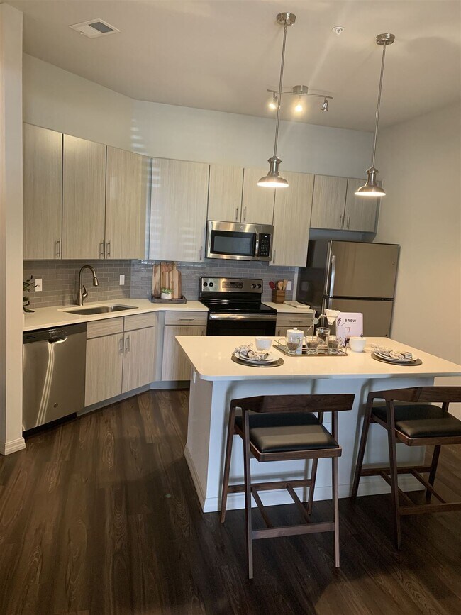 Photo - 5030 Lakewalk Dr