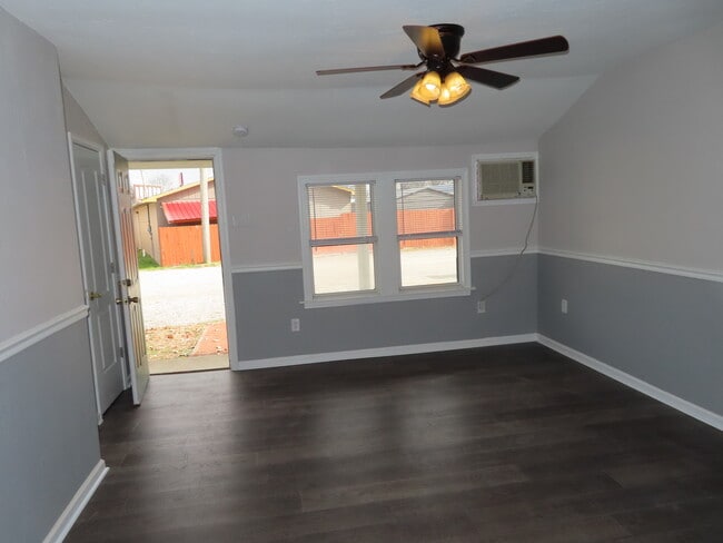 Building Photo - 15091 Fort Campbell Blvd Rental