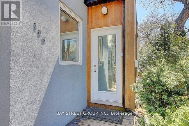 Photo - 105 Massey St