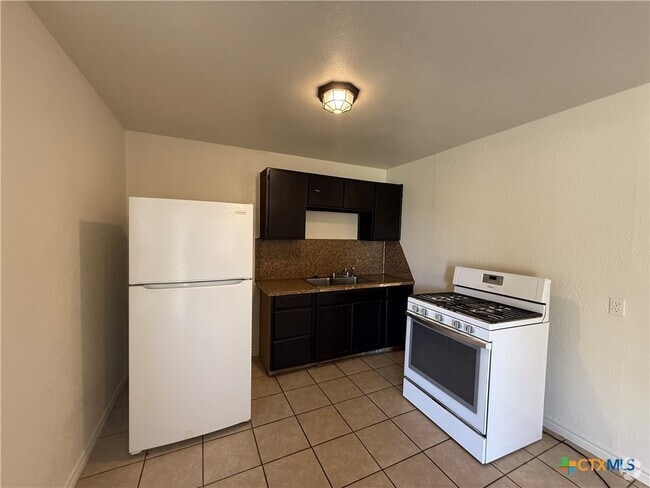 Building Photo - 709 Atkinson Ave Rental