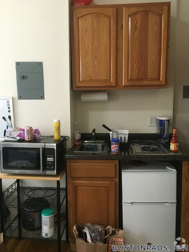 Building Photo - 51 S Huntington Ave Rental