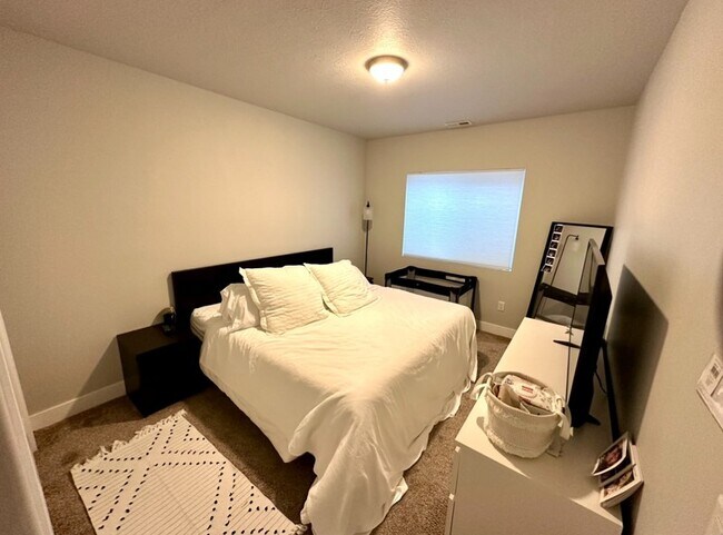 Photo - 161 580 N