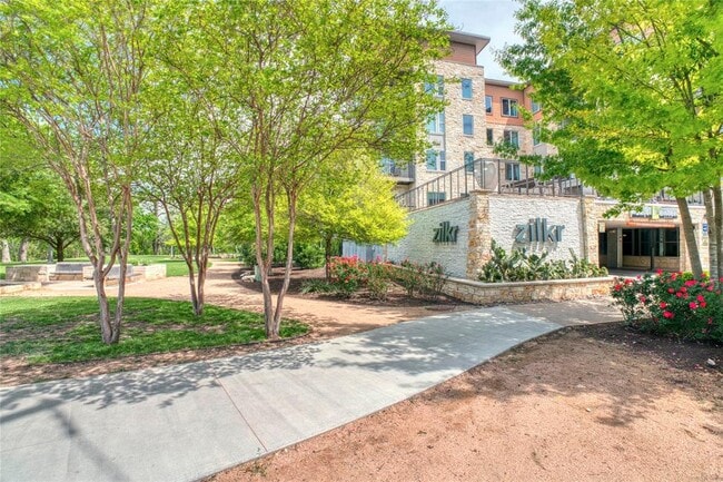 Building Photo - 1900 Barton Springs Rd Unit 5033 Rental