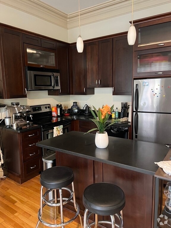 Building Photo - 73 Charles St Unit 2F Rental