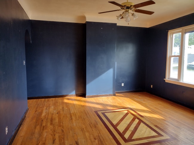 Photo - 225 Frankie Ave