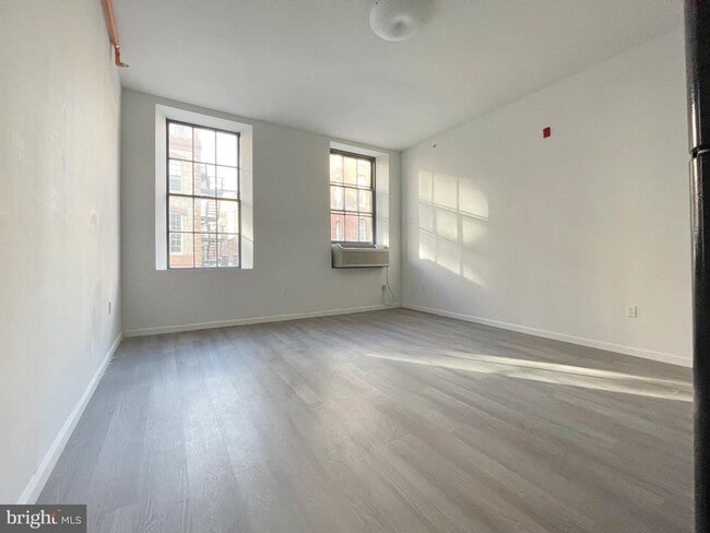 Building Photo - 120 Chestnut St Unit 201 Rental