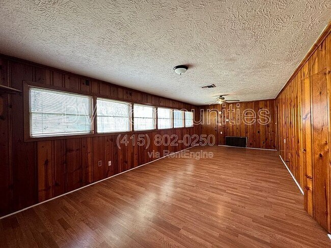 Photo - 817 Westmont Dr