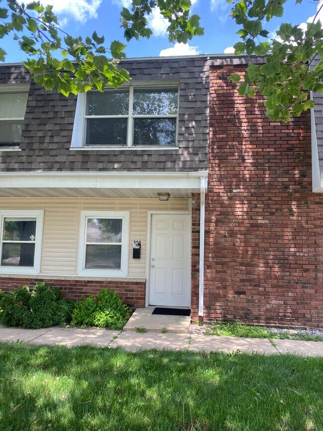 800 Grand Ave