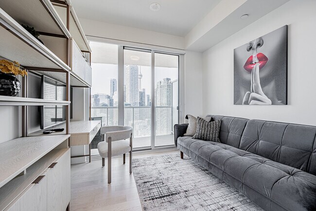 Photo - 15 Queens Quay E
