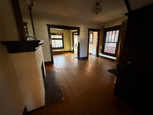 Photo - 963 Woodruff Pl W Dr